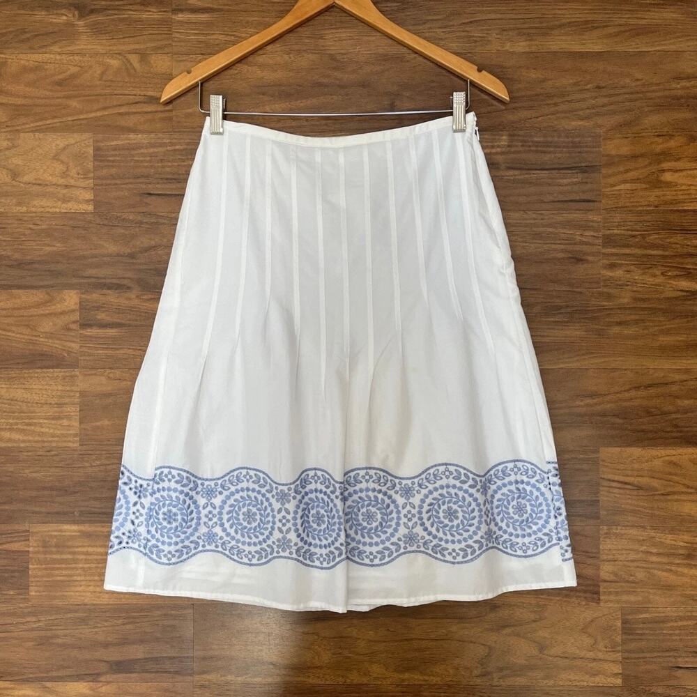 Ann Taylor Loft Women's Vtg Pleated Skirt Sz 0P White & Blue Embroidered Cotton - Picture 3 of 9